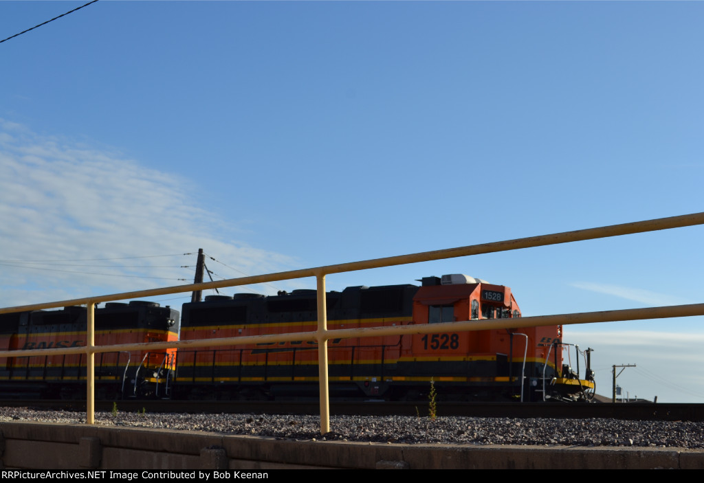 BNSF 1528